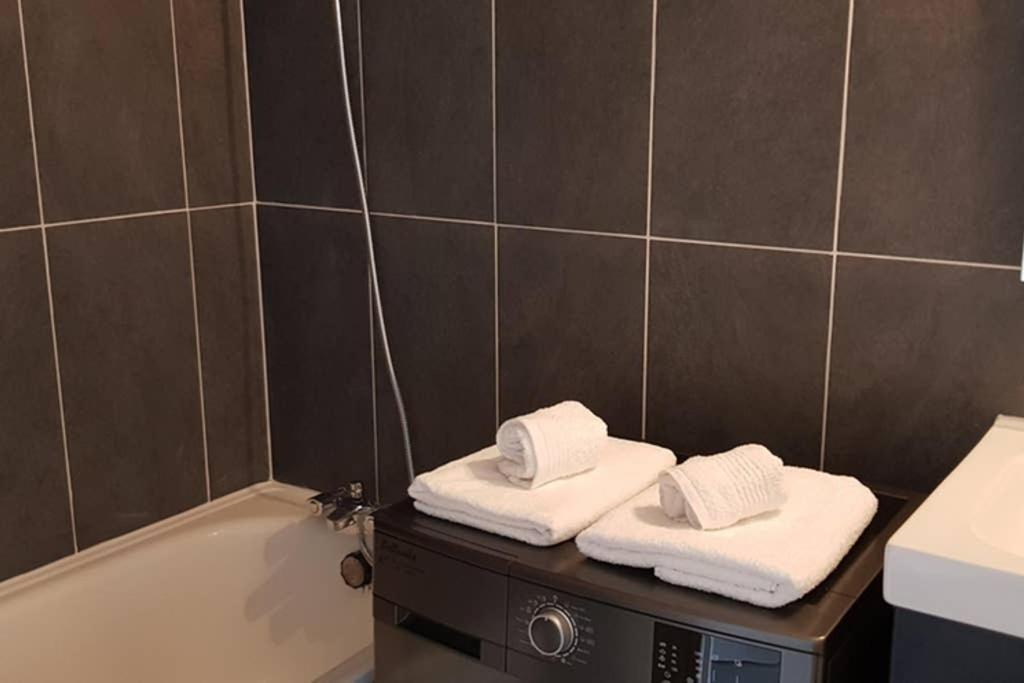 Ferienwohnung Beau Studio Renove 30M2 Balcon Vue Paris+Parking Exterior foto