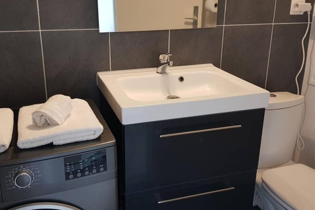 Ferienwohnung Beau Studio Renove 30M2 Balcon Vue Paris+Parking Exterior foto