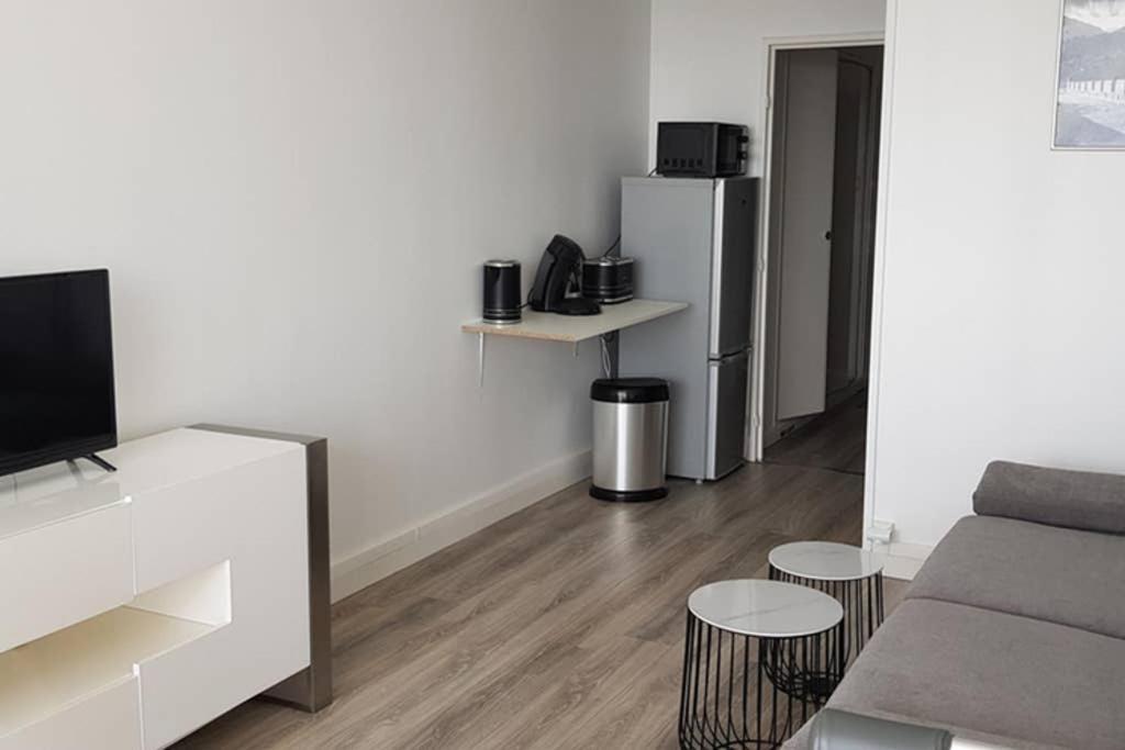 Ferienwohnung Beau Studio Renove 30M2 Balcon Vue Paris+Parking Exterior foto
