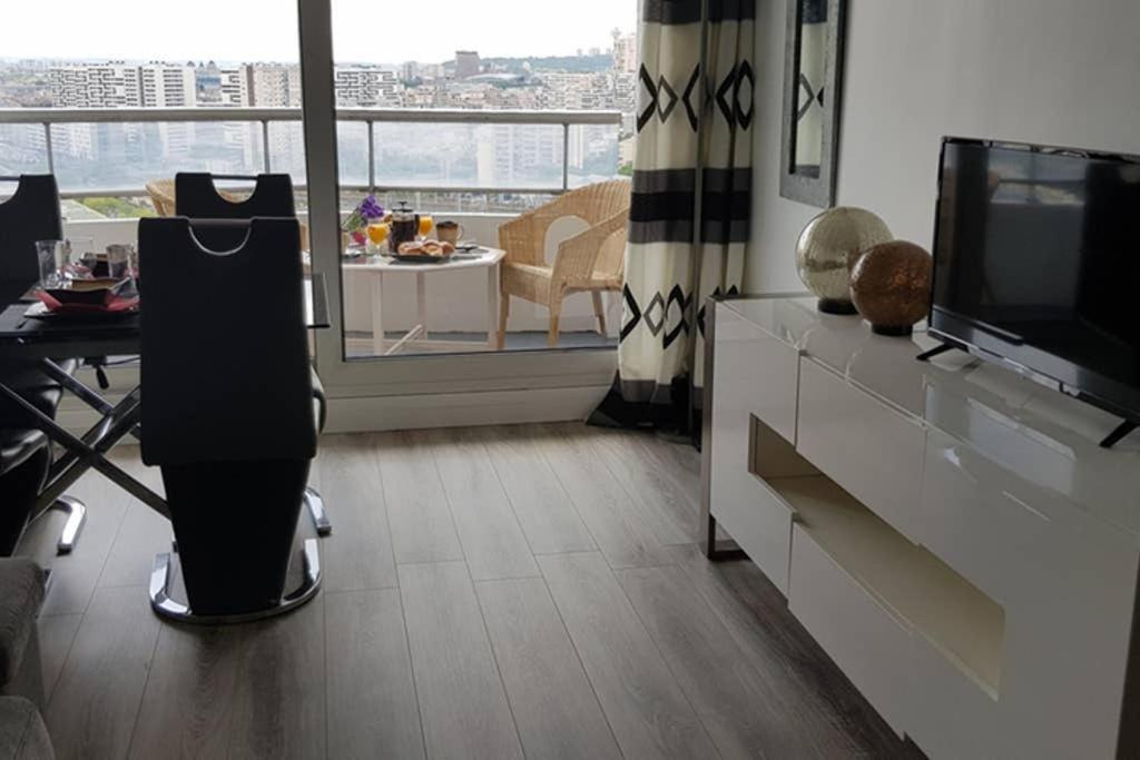 Ferienwohnung Beau Studio Renove 30M2 Balcon Vue Paris+Parking Exterior foto