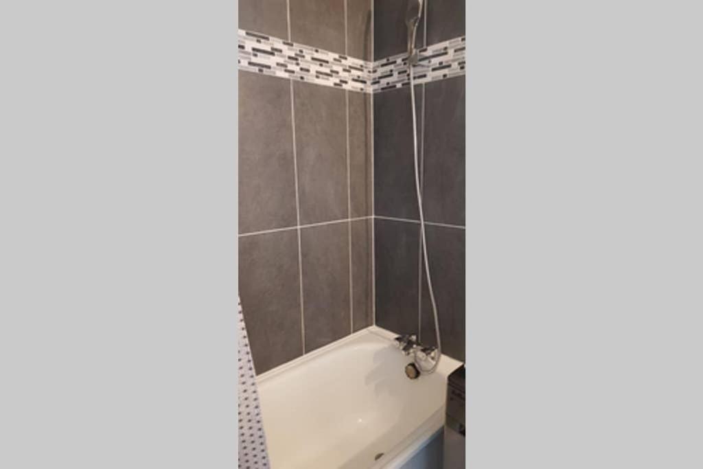 Ferienwohnung Beau Studio Renove 30M2 Balcon Vue Paris+Parking Exterior foto